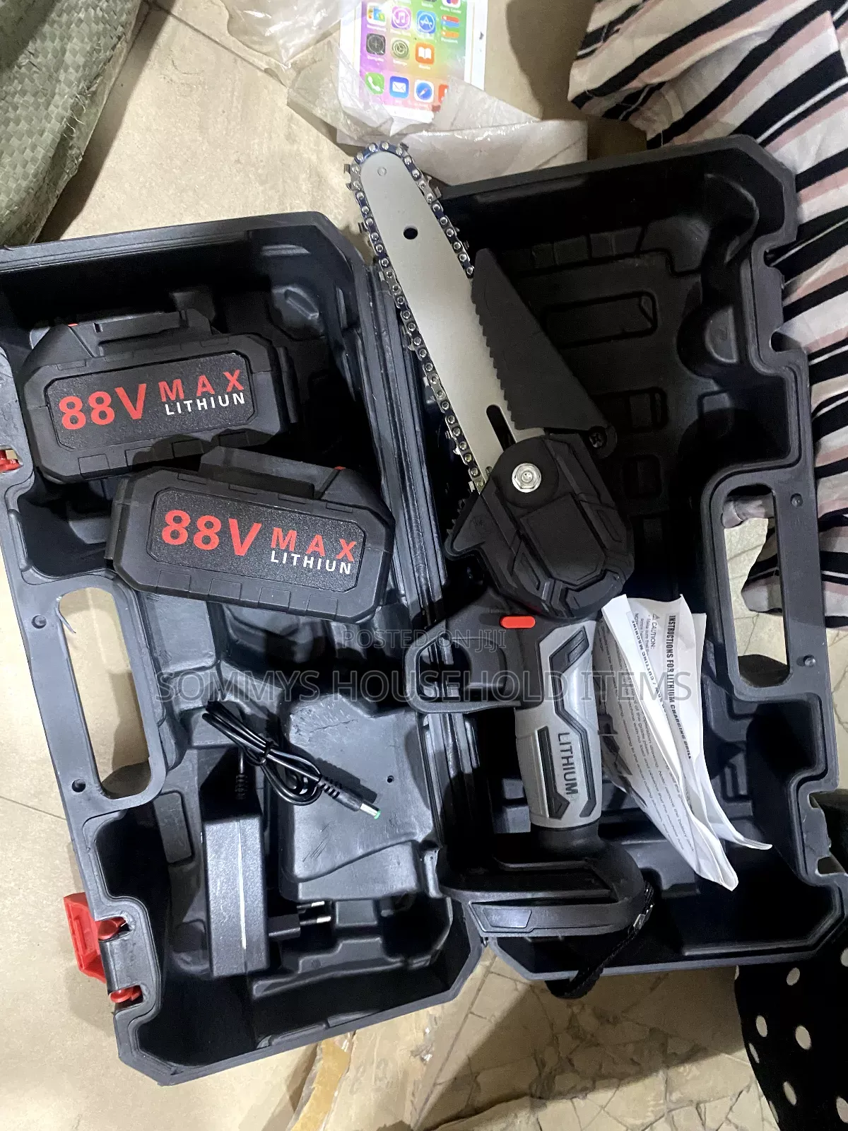 Rechargeable Chainsaw Machine With 2 Batteries
