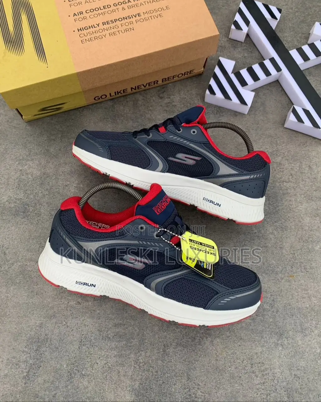 Original Skechers Go Run Consistent Navy / Red Sneakers