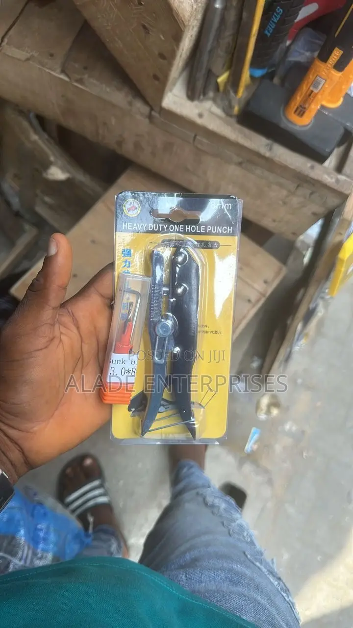 Hole Punch Set With Countersink Dril