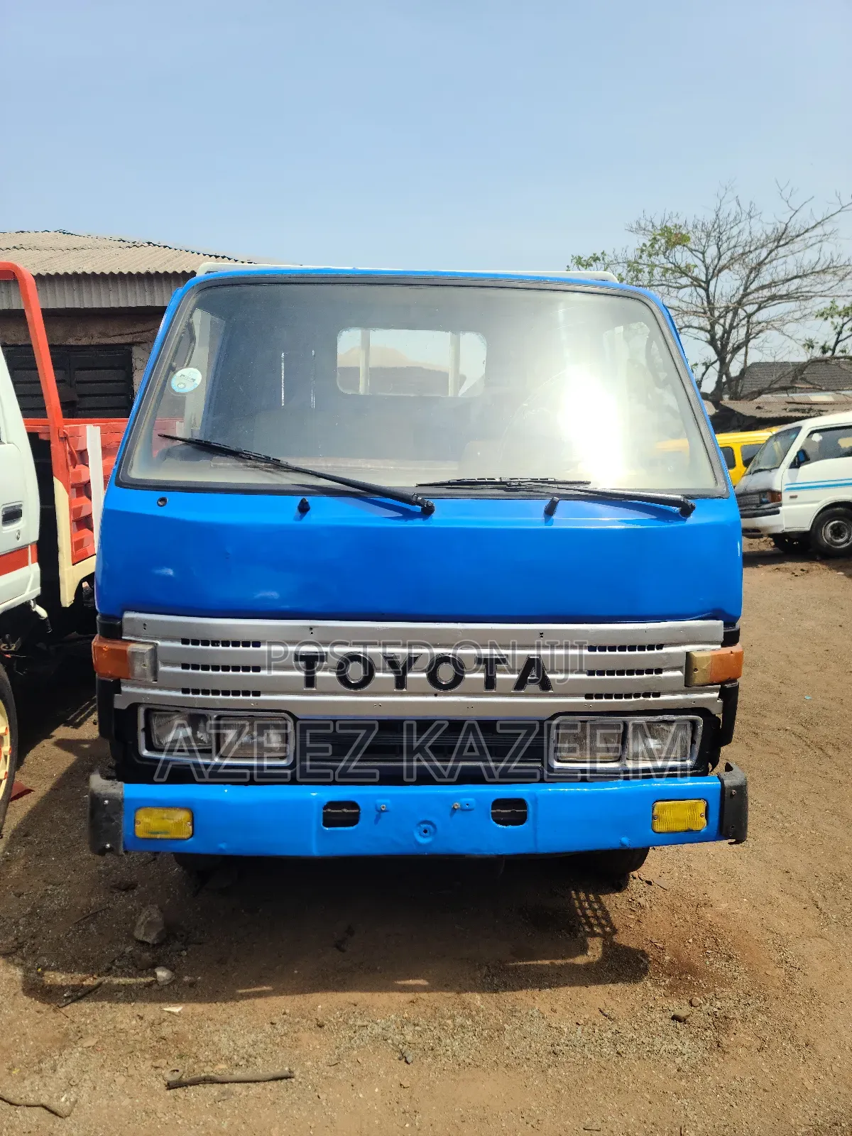 Toyota Dyna 200 Long Chasis With 2RZ Engine 6 Tyres