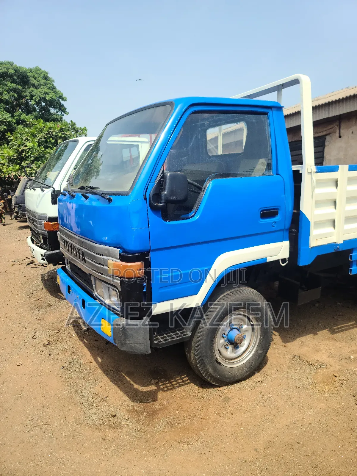 Toyota Dyna 200 Long Chasis With 2RZ Engine 6 Tyres