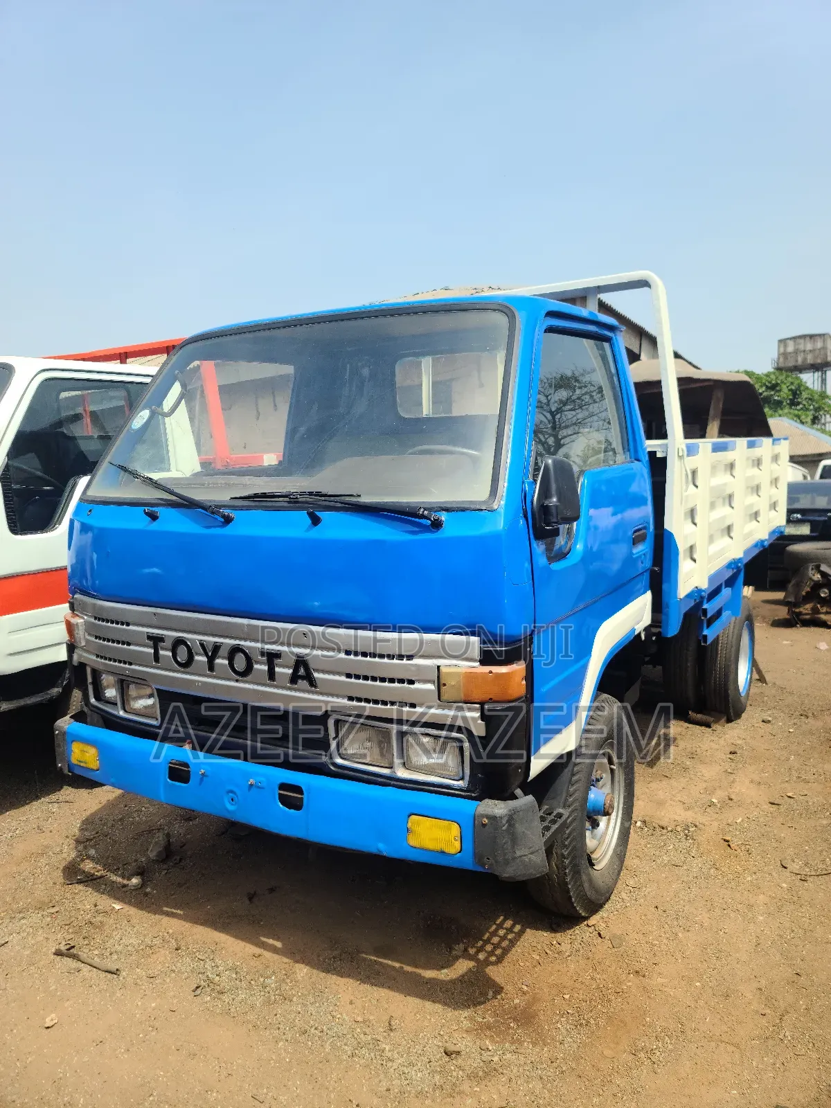 Toyota Dyna 200 Long Chasis With 2RZ Engine 6 Tyres