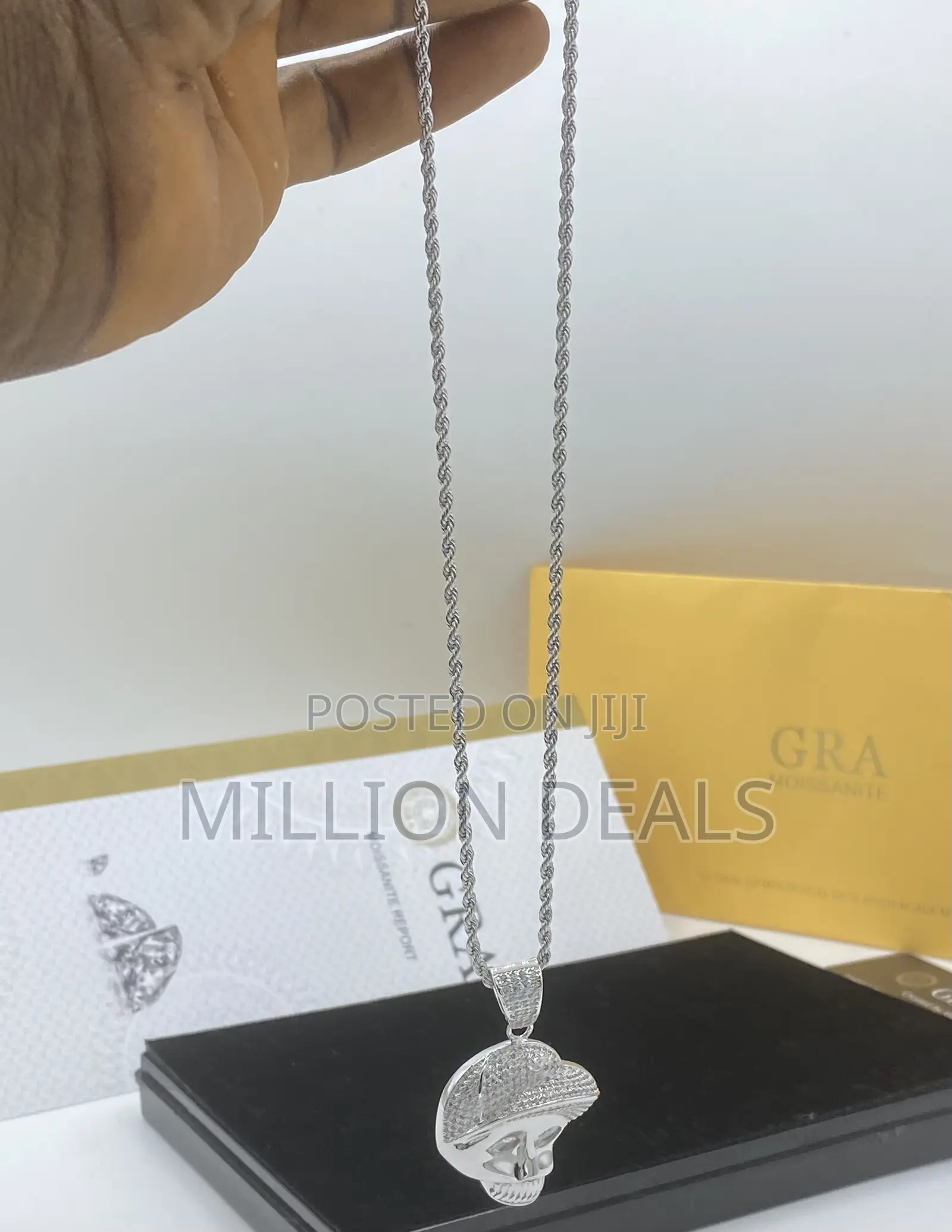 Iced Luxury Men’S Silver Neckpiece N Pendant