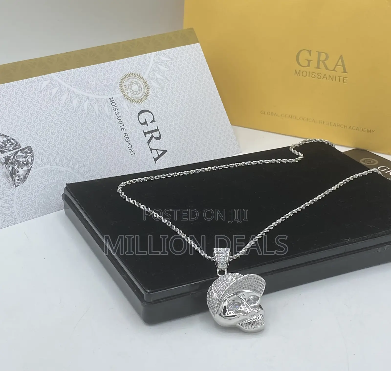Iced Luxury Men’S Silver Neckpiece N Pendant