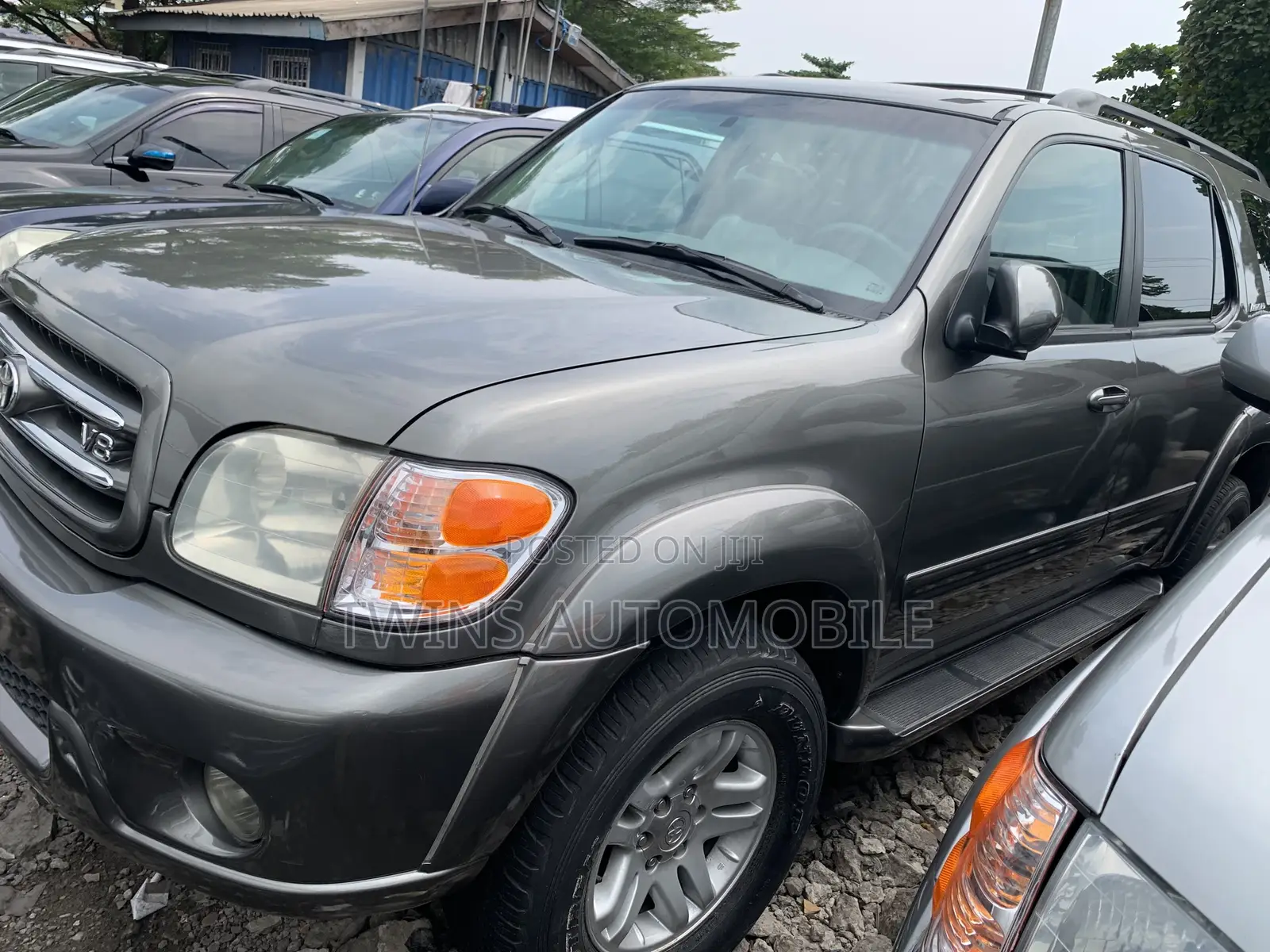 Toyota Sequoia 2004 Gray