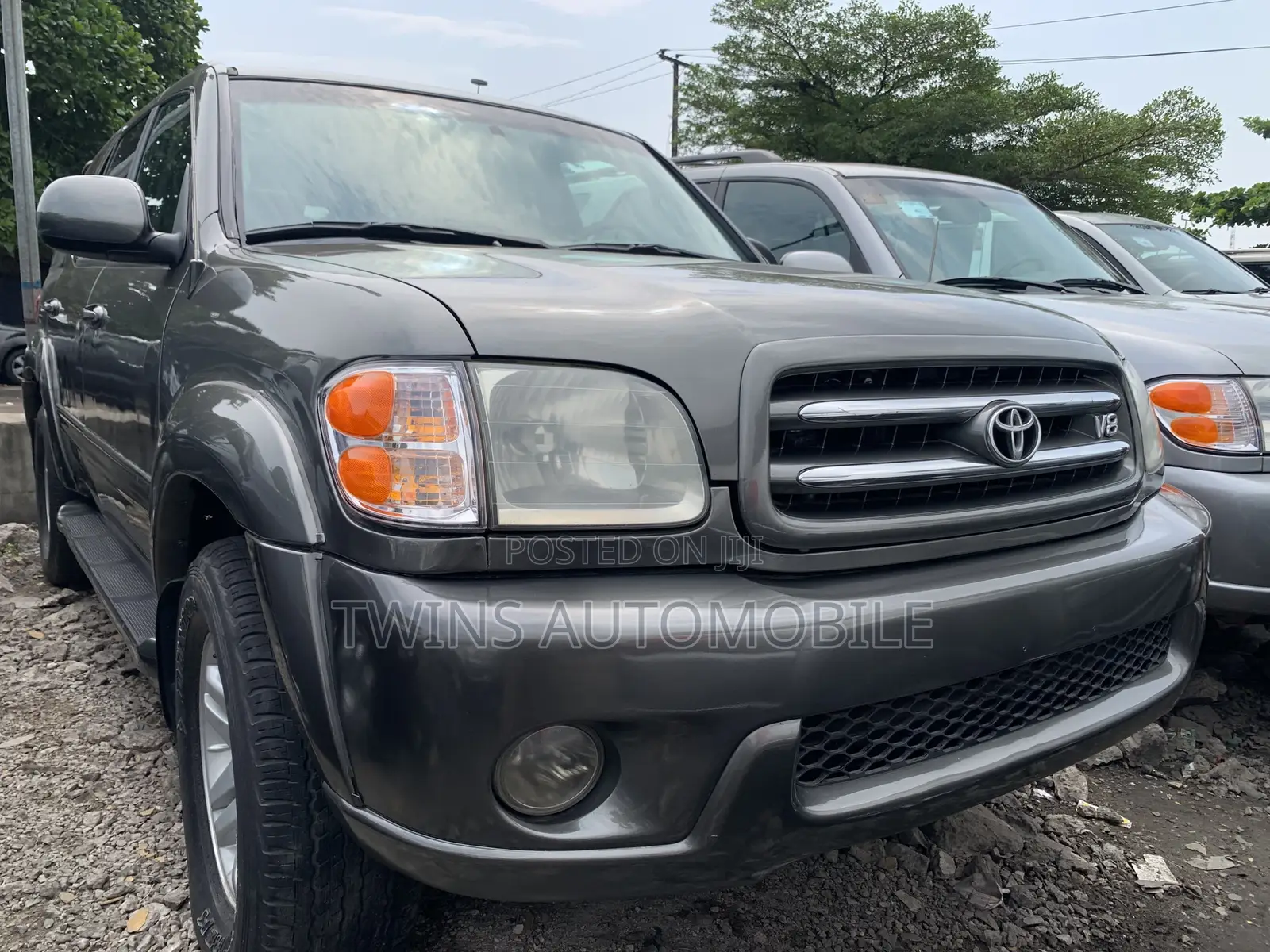 Toyota Sequoia 2004 Gray