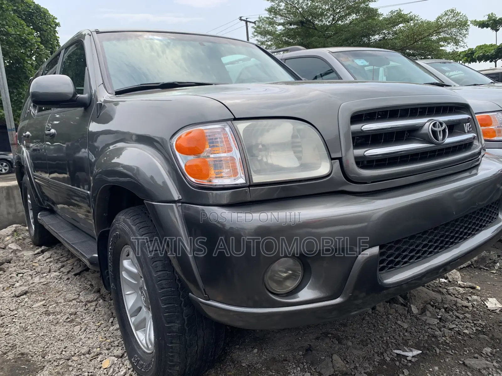 Toyota Sequoia 2004 Gray