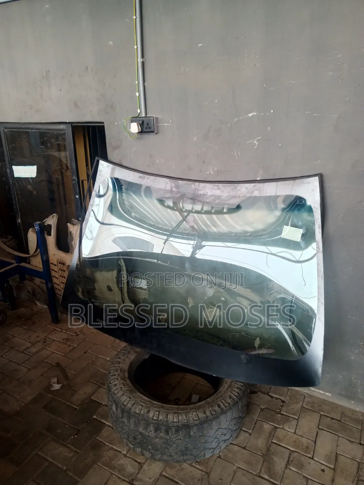 Ford Edge 2010 Front Windscreen
