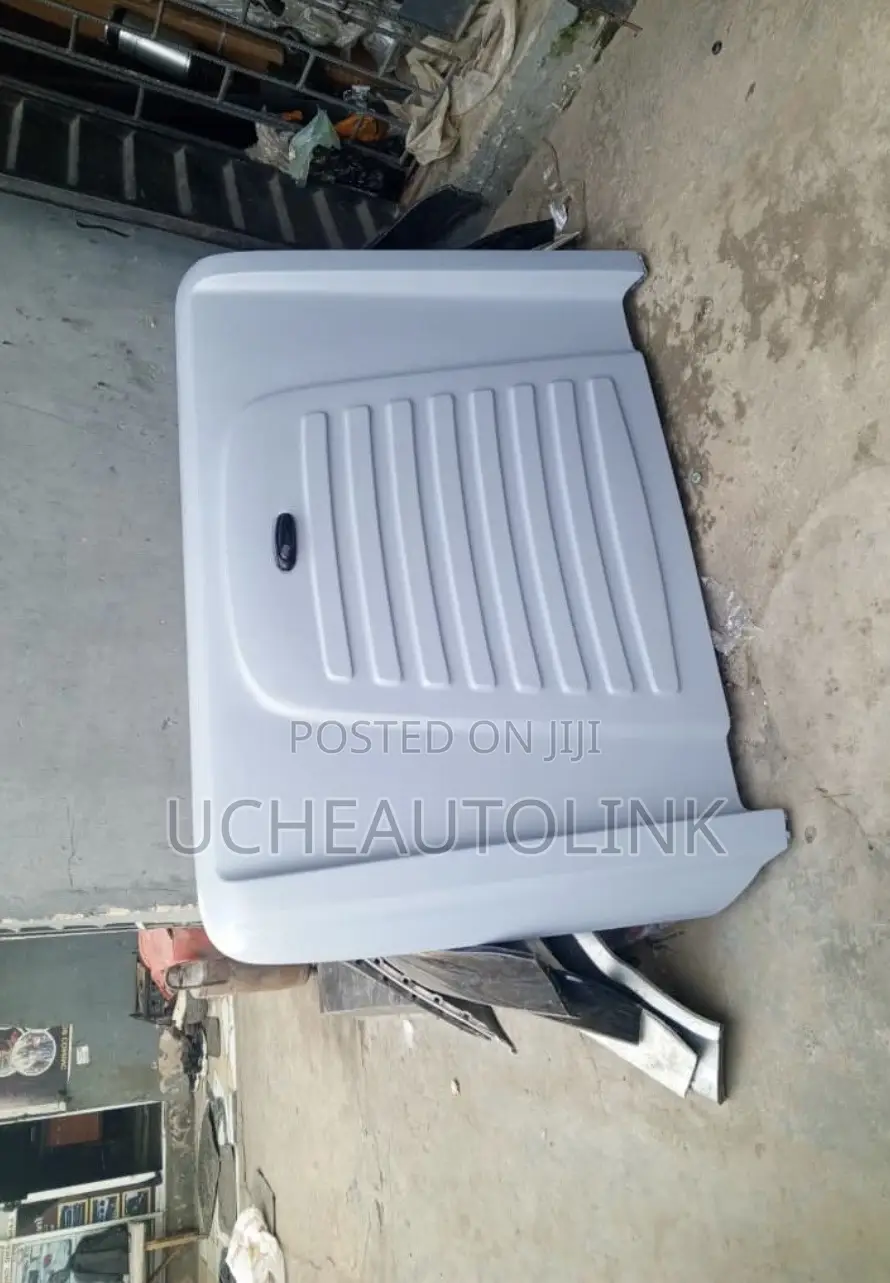 Hilux Carryboy Booth Cover Available as Seen