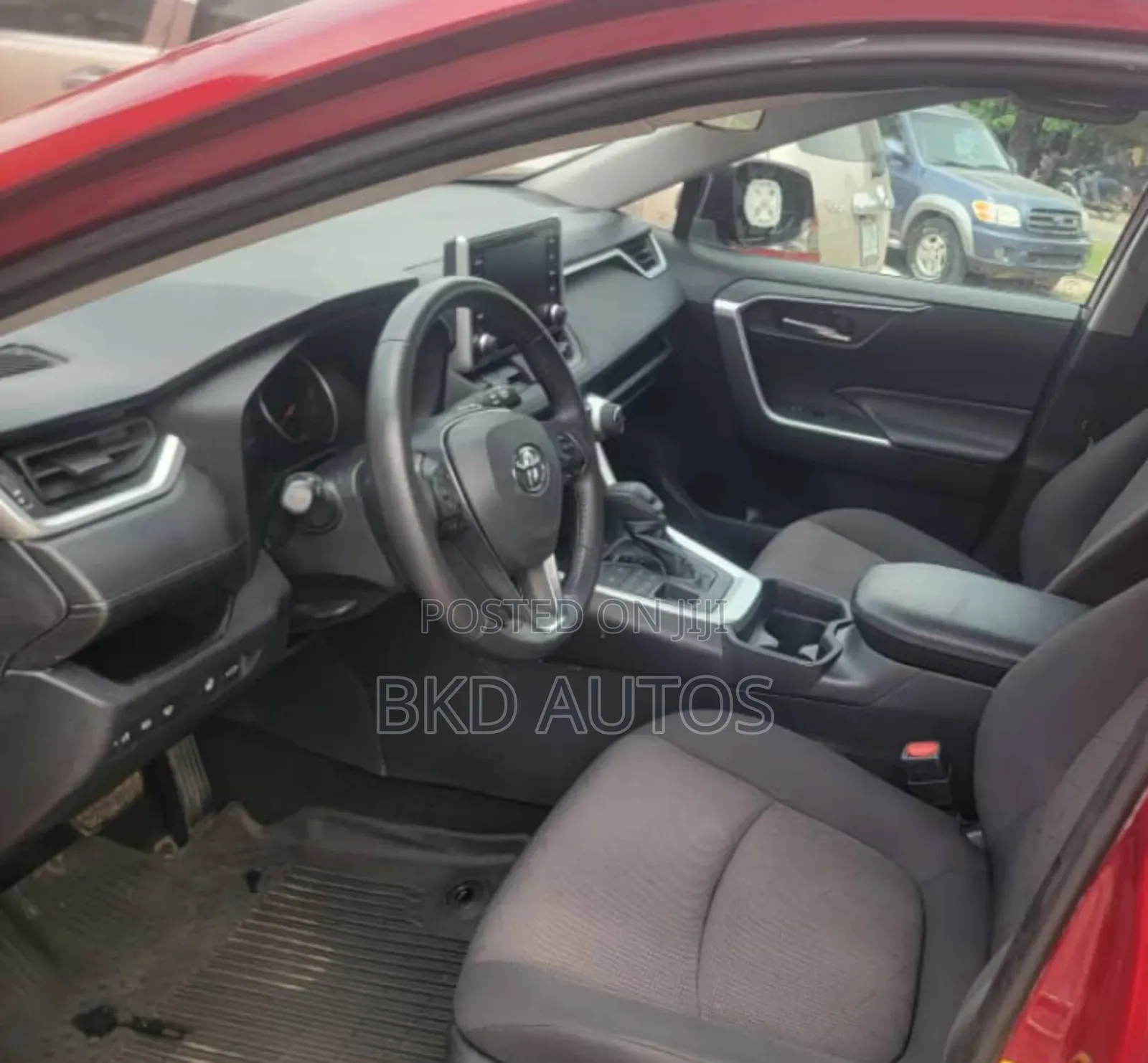 Toyota RAV4 XLE AWD 2020 Red