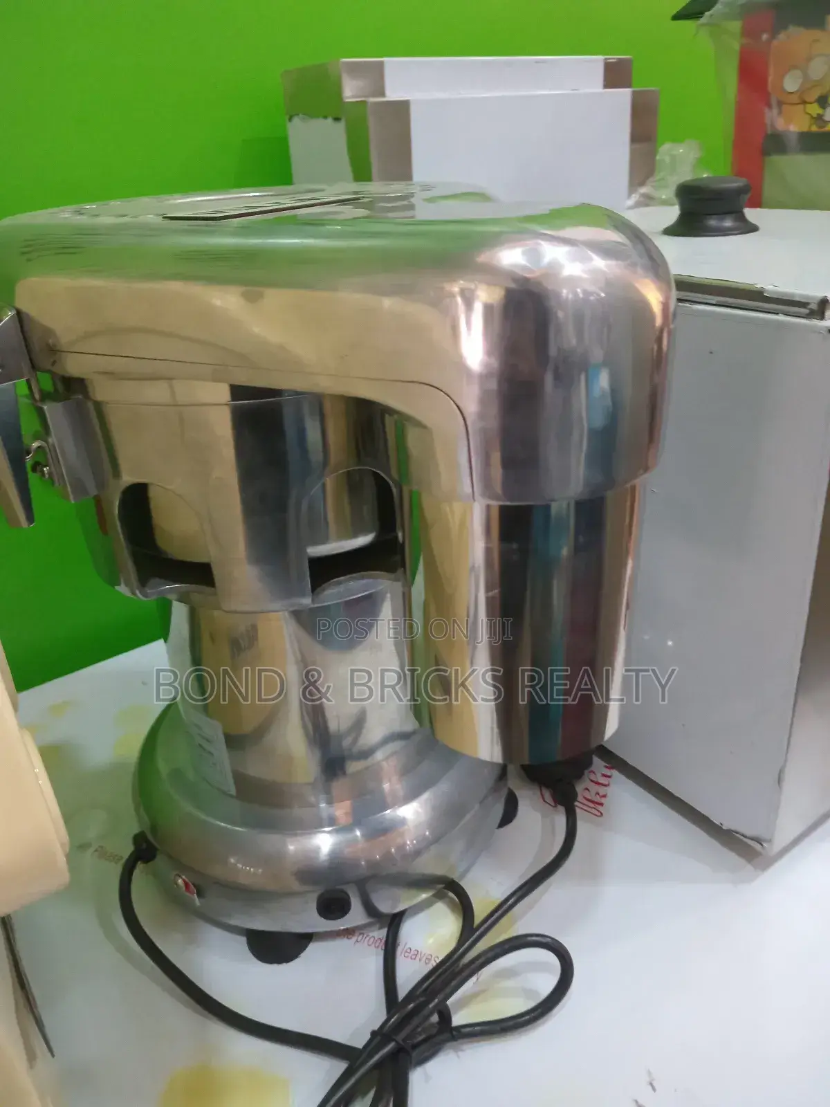 Commercial Juice Extractor