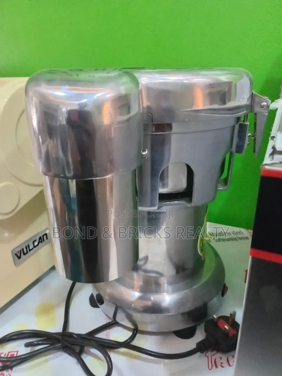 Commercial Juice Extractor
