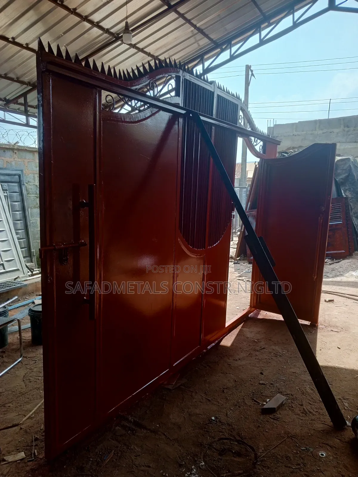 Arc Sliding Gate