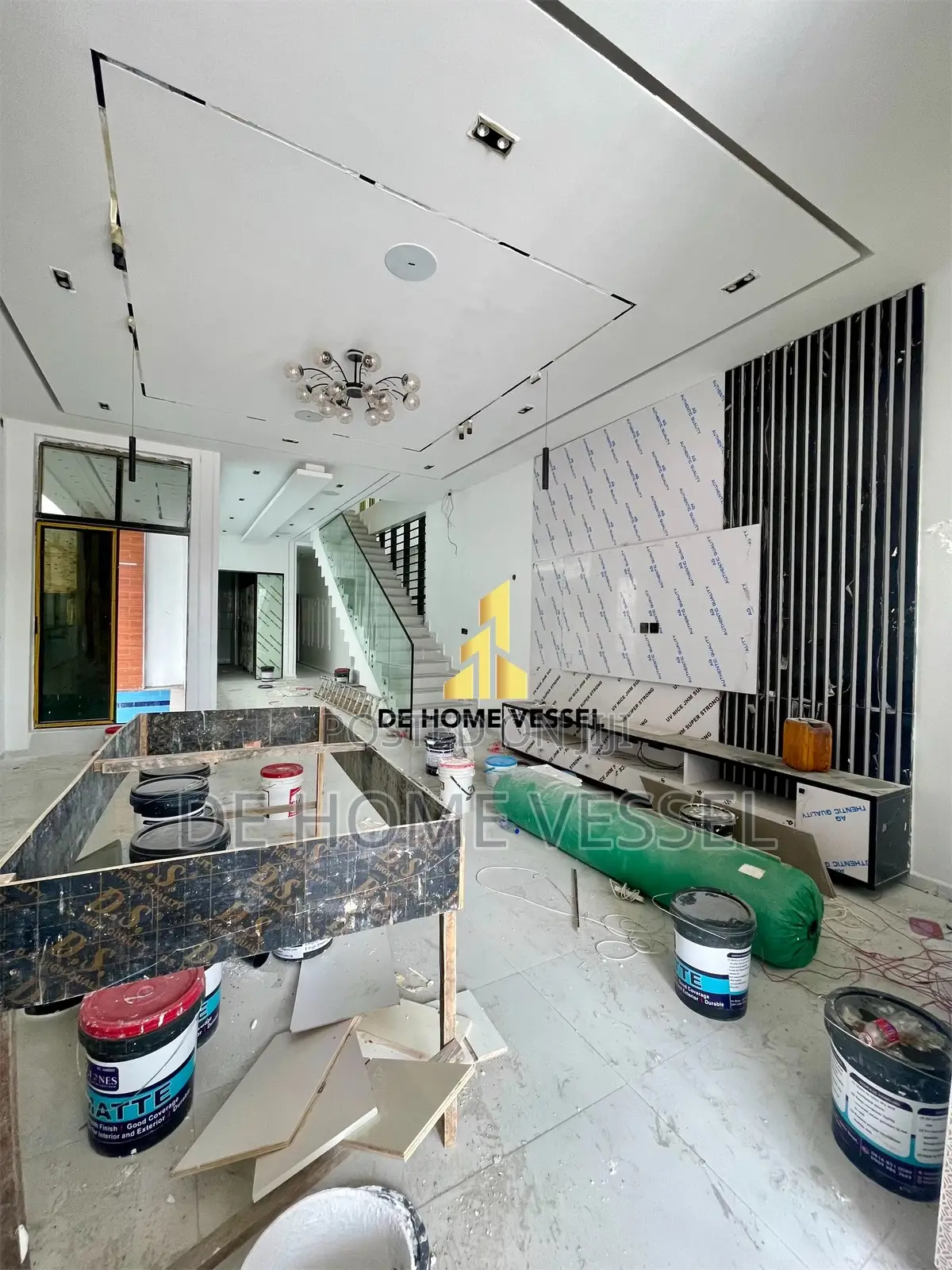 5bdrm Duplex in Chevron for sale