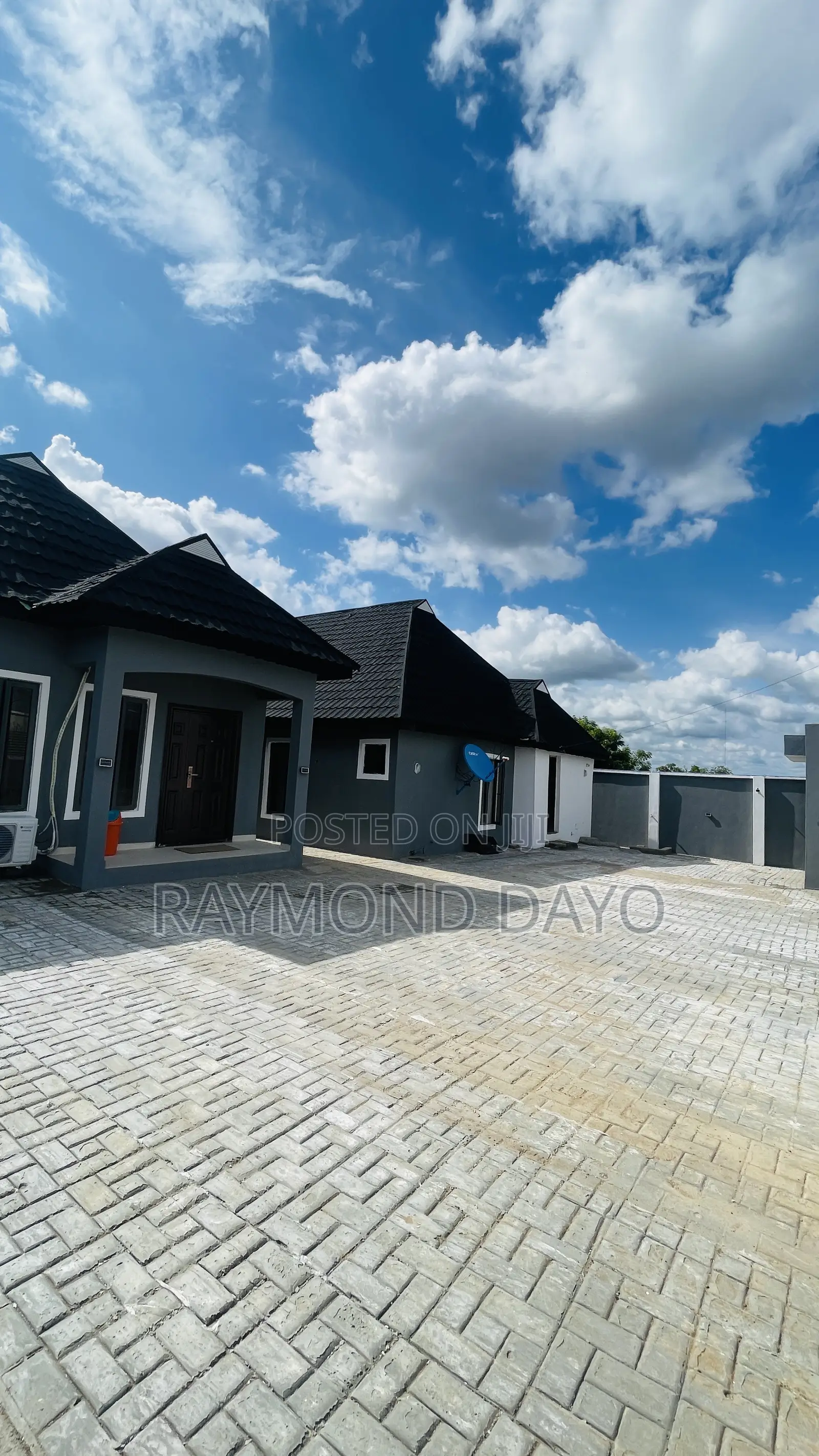 One Bedroom Apartment Inside Evergreen Estate.