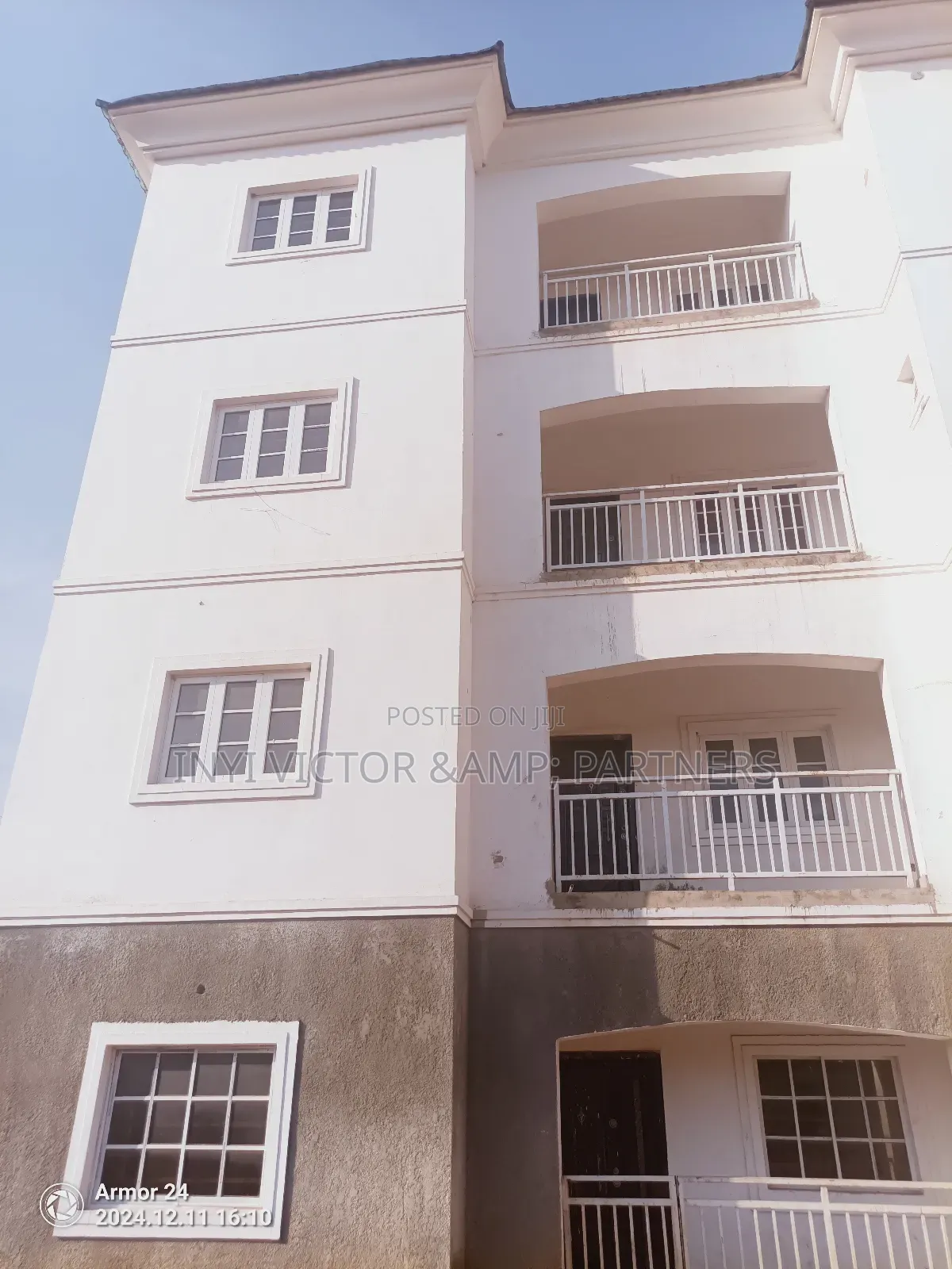 3bdrm Block of Flats in Clean, Kaura for sale