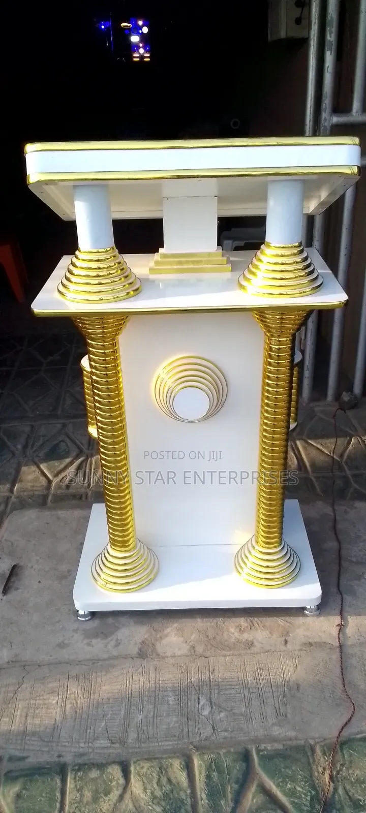 High Quality Executive Golden Pulpit for Church