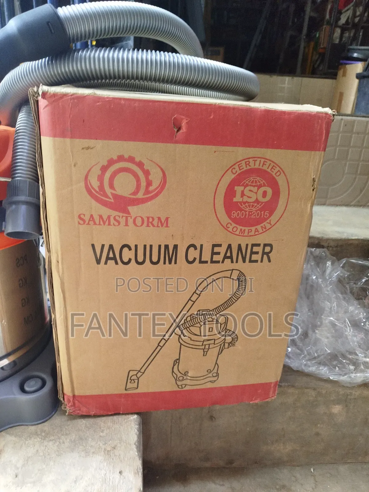 20 Liters Vacuum Cleaner.