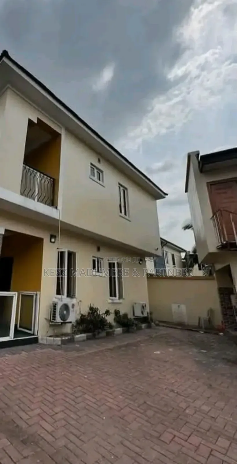 4bdrm Duplex in Rumuibekwe Estate, for sale
