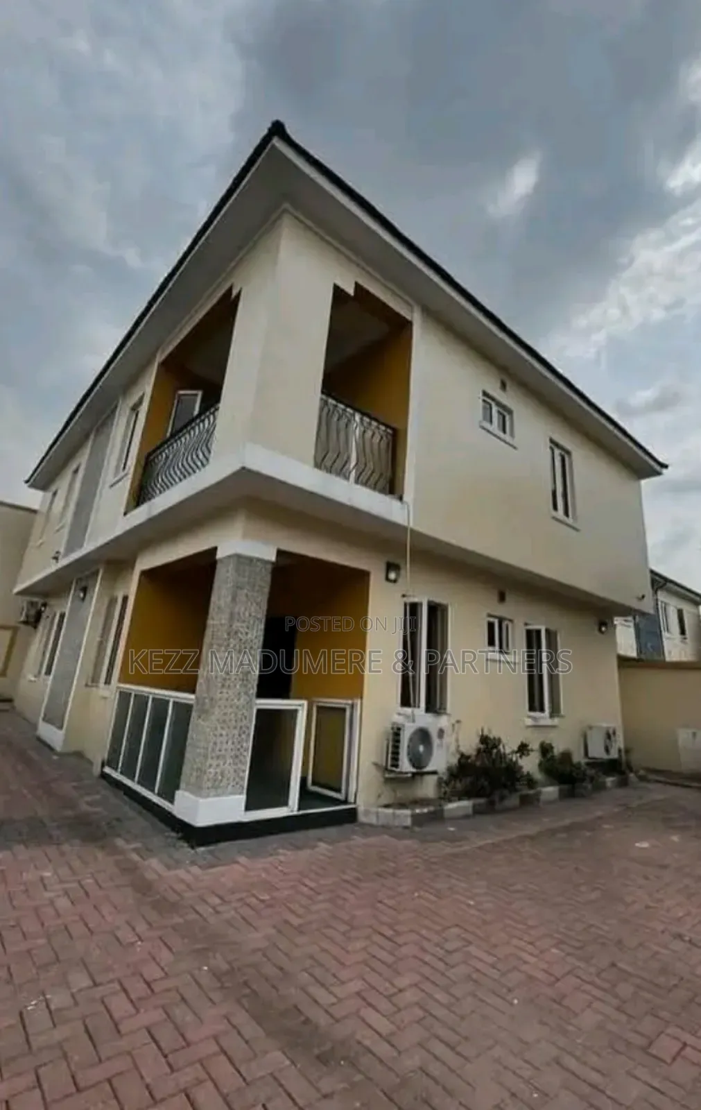 4bdrm Duplex in Rumuibekwe Estate, for sale