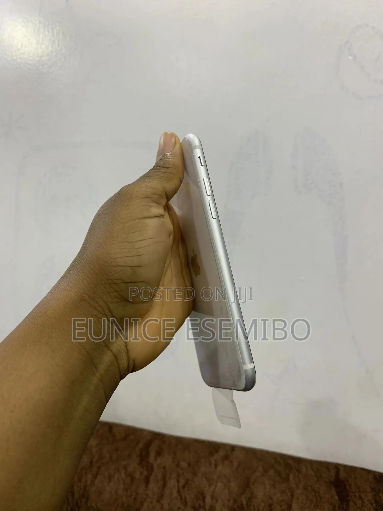 New Apple iPhone SE (2022) 128 GB White