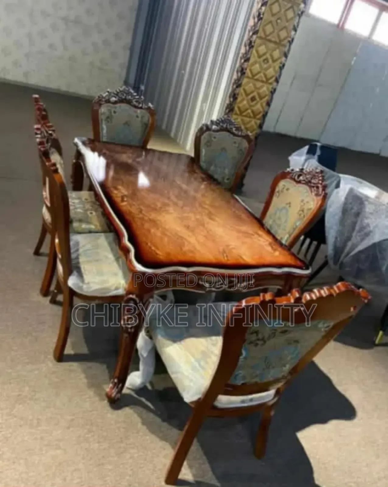 High Quality Royal Dining by 6 Chair Available