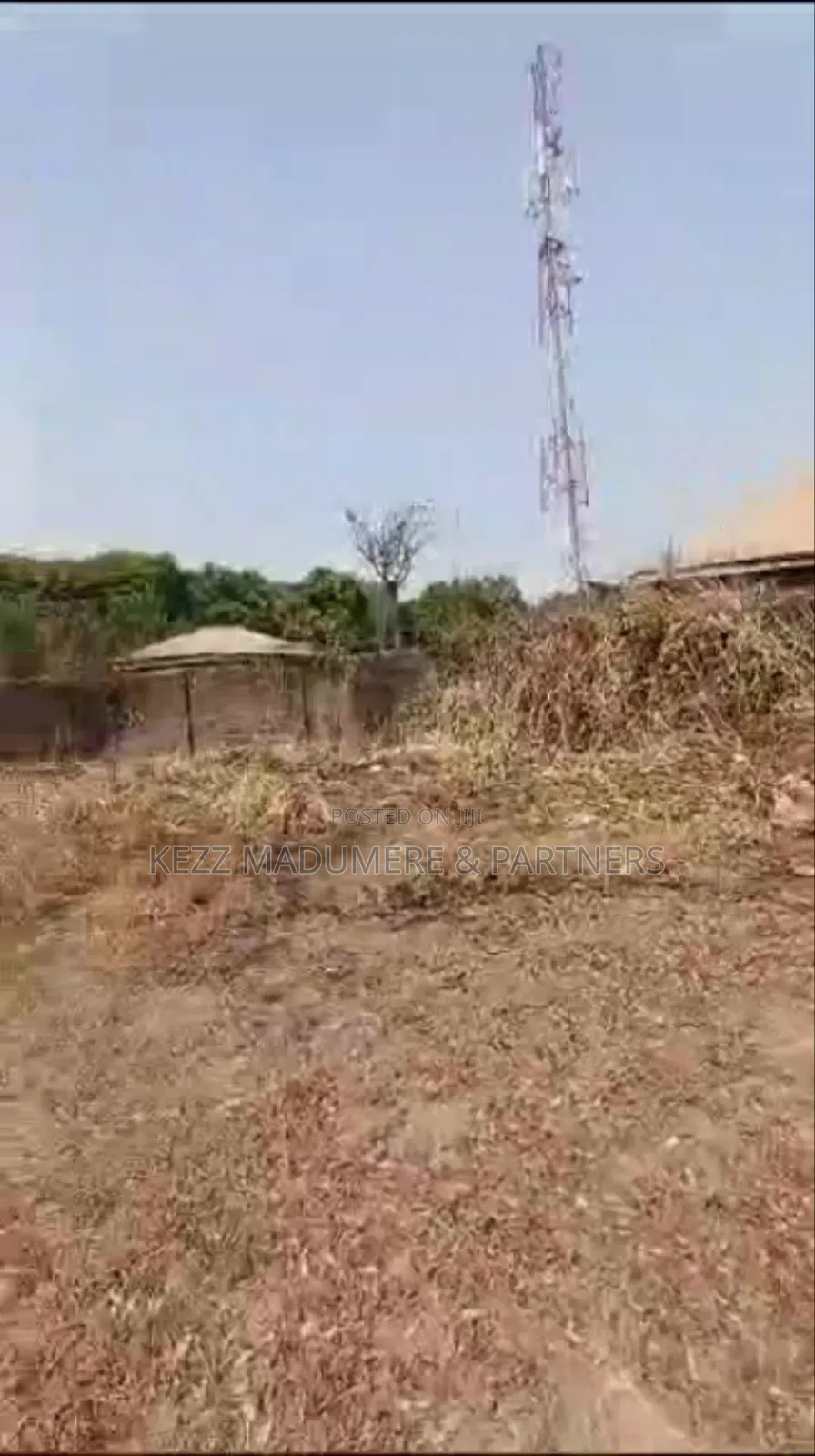 For Sale: 3 Plots With 2 Bedr Bungalow at Corridor Layout