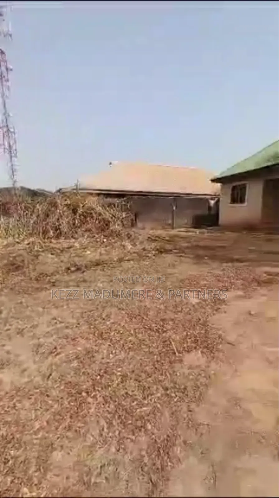 For Sale: 3 Plots With 2 Bedr Bungalow at Corridor Layout