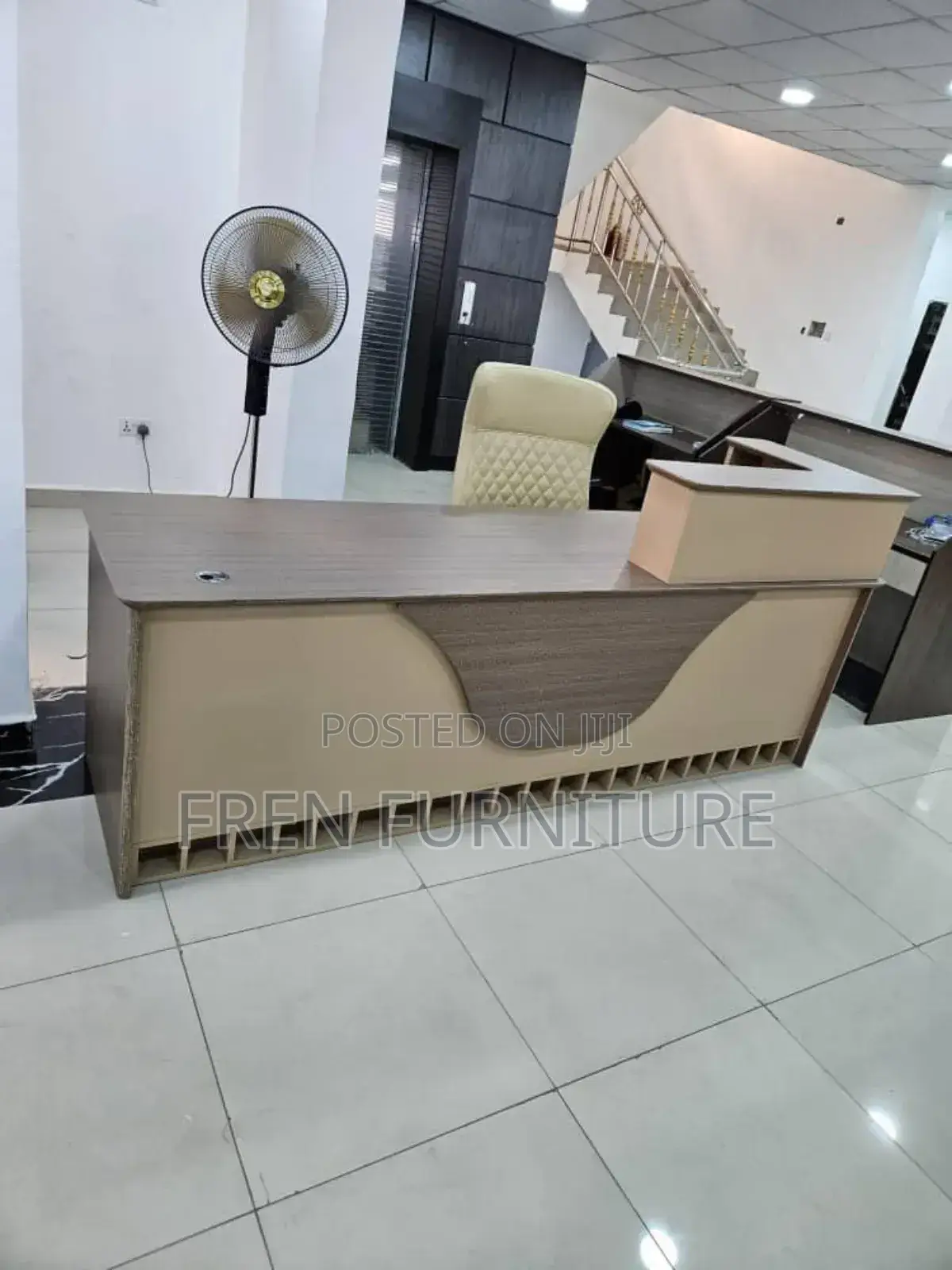 New Imported Luxury Table for Hotel and Executive Office