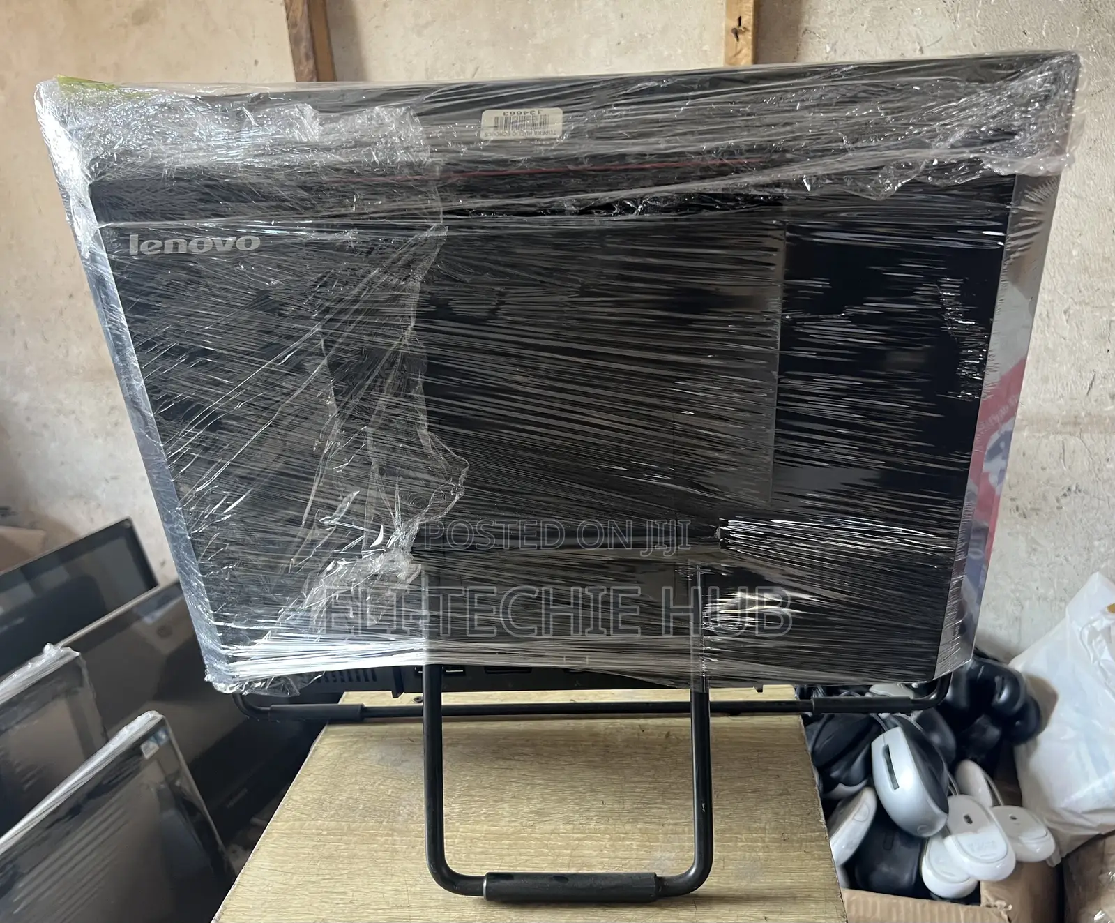 Desktop Computer Lenovo ThinkCentre 24 8GB Intel Core I3 HDD 500GB