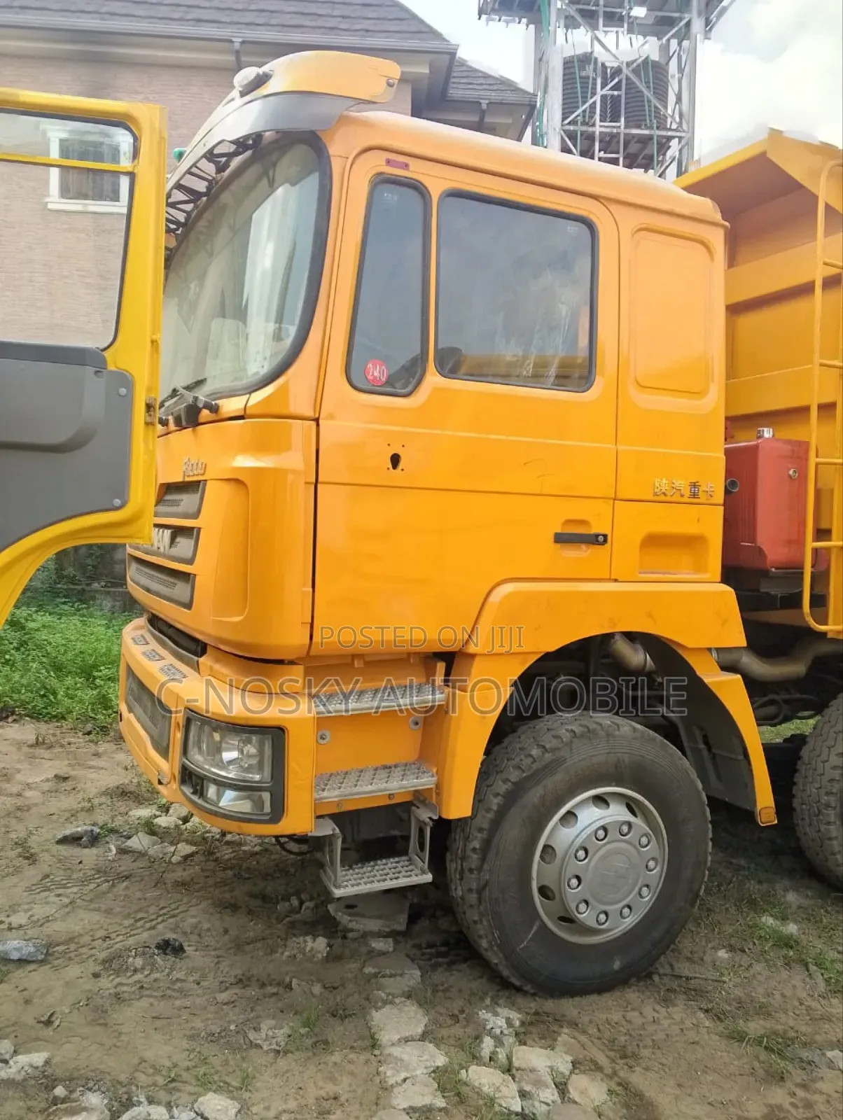 Shacman 12 Tyres 2025 Orange