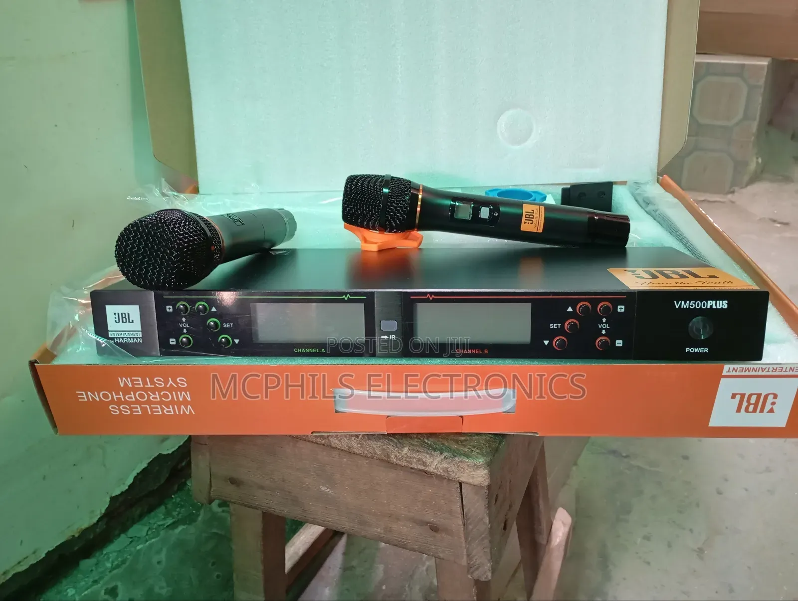 Jbl Uhf Wireless Microphone Vm-500plus