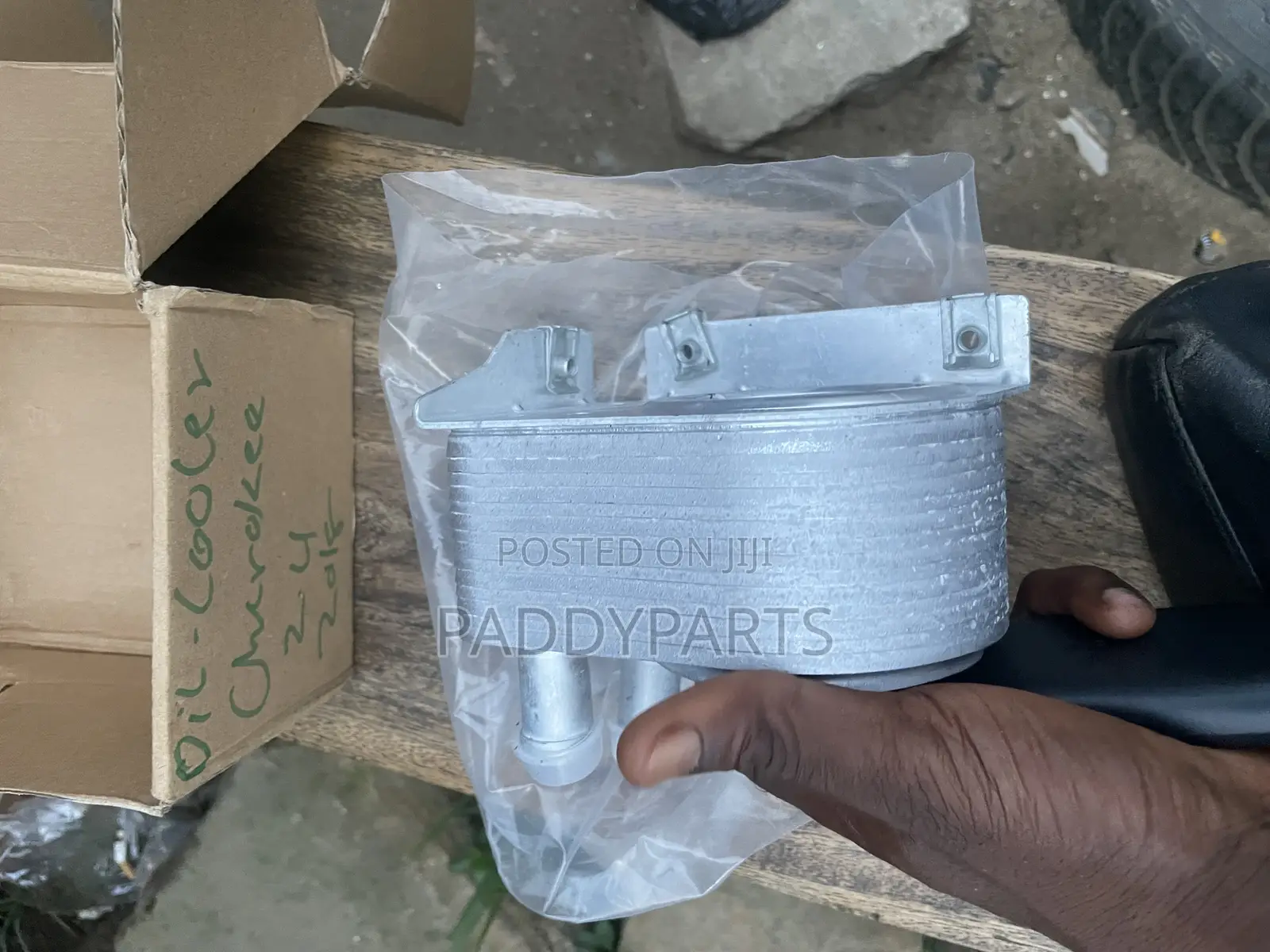Jeep Cherokee Engine Oil Cooler 2.0l/2.4l (2014-2017)