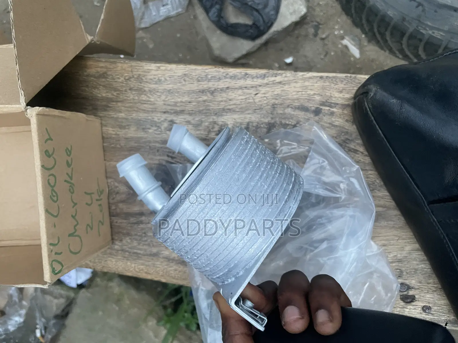 Jeep Cherokee Engine Oil Cooler 2.0l/2.4l (2014-2017)