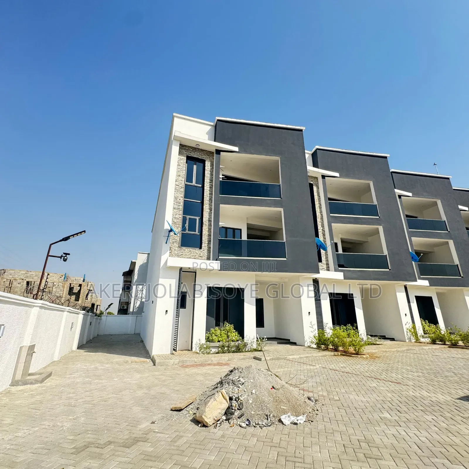 4bdrm Townhouse/Terrace in Lifecamp for sale