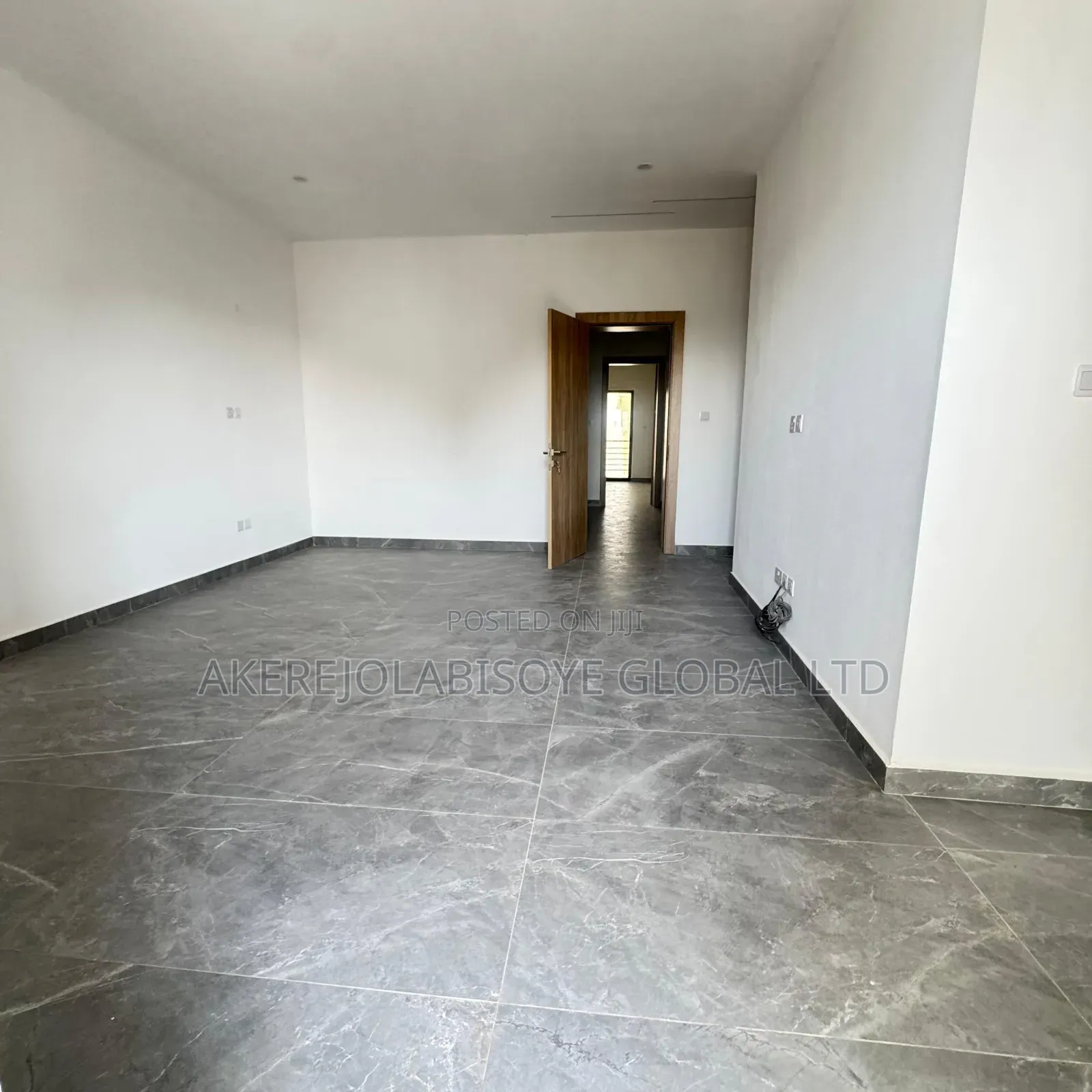 4bdrm Townhouse/Terrace in Lifecamp for sale