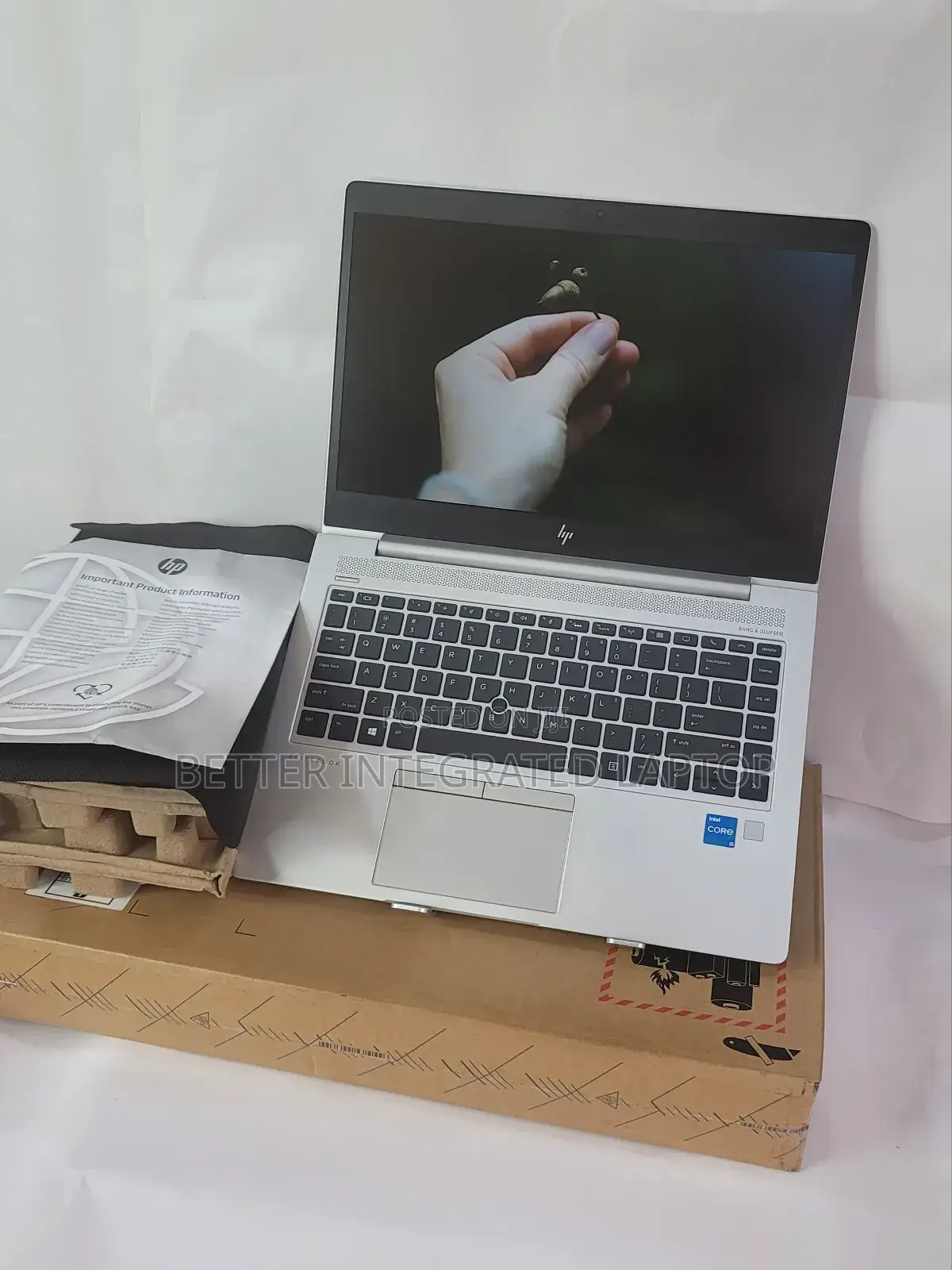 New Laptop HP EliteBook 820 16GB Intel Core i5 SSD 1T