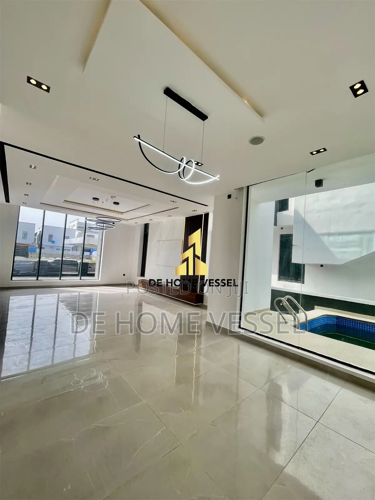 Magnificent Luxury 5 Bed Detached Home