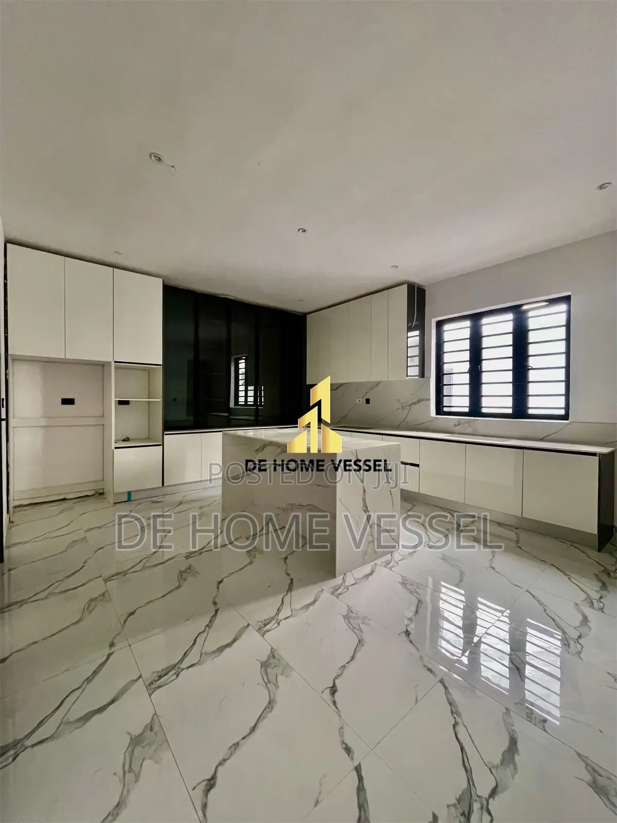 5bdrm Duplex in Lekki for sale