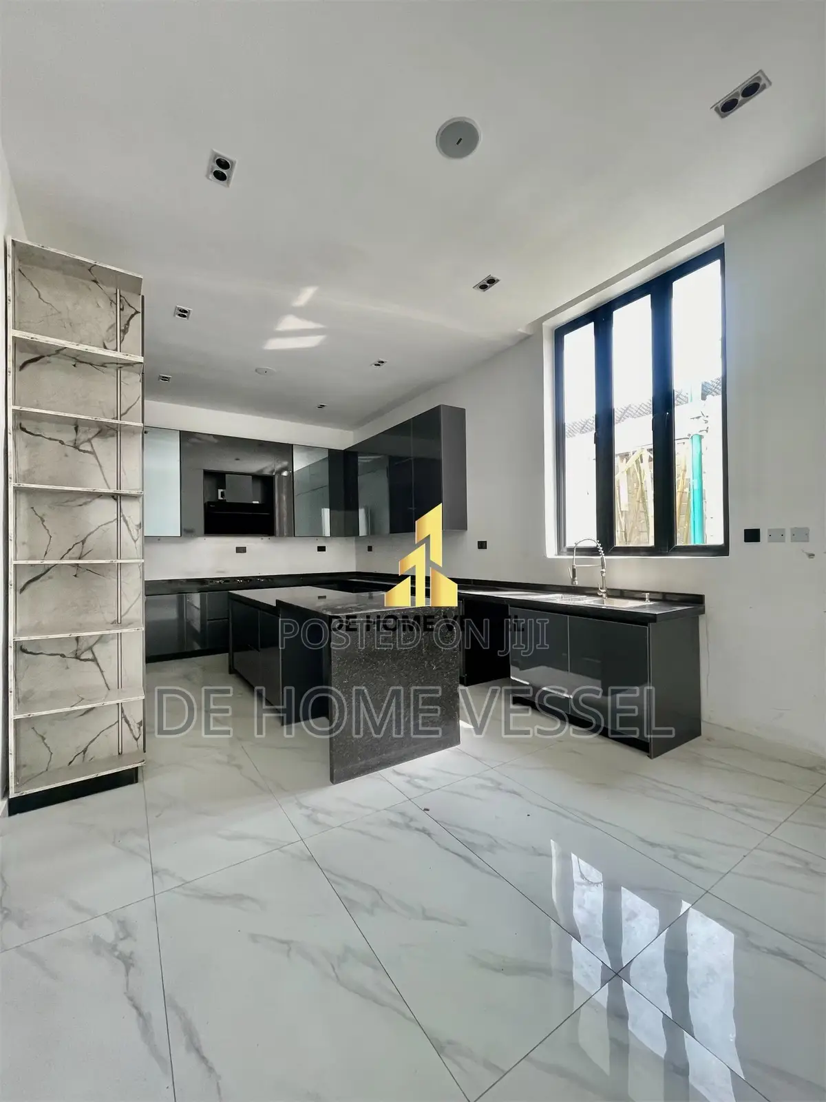 5bdrm Duplex in Lekki for sale
