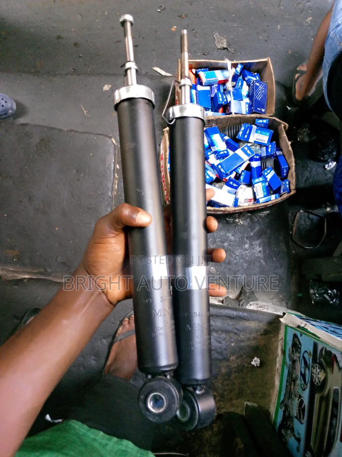 Back Shock for Hyundai Santa Fe 2002