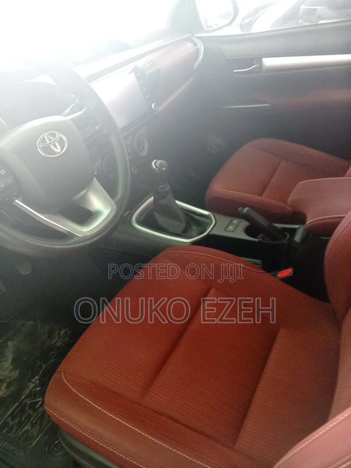 Toyota Hilux 2022 White