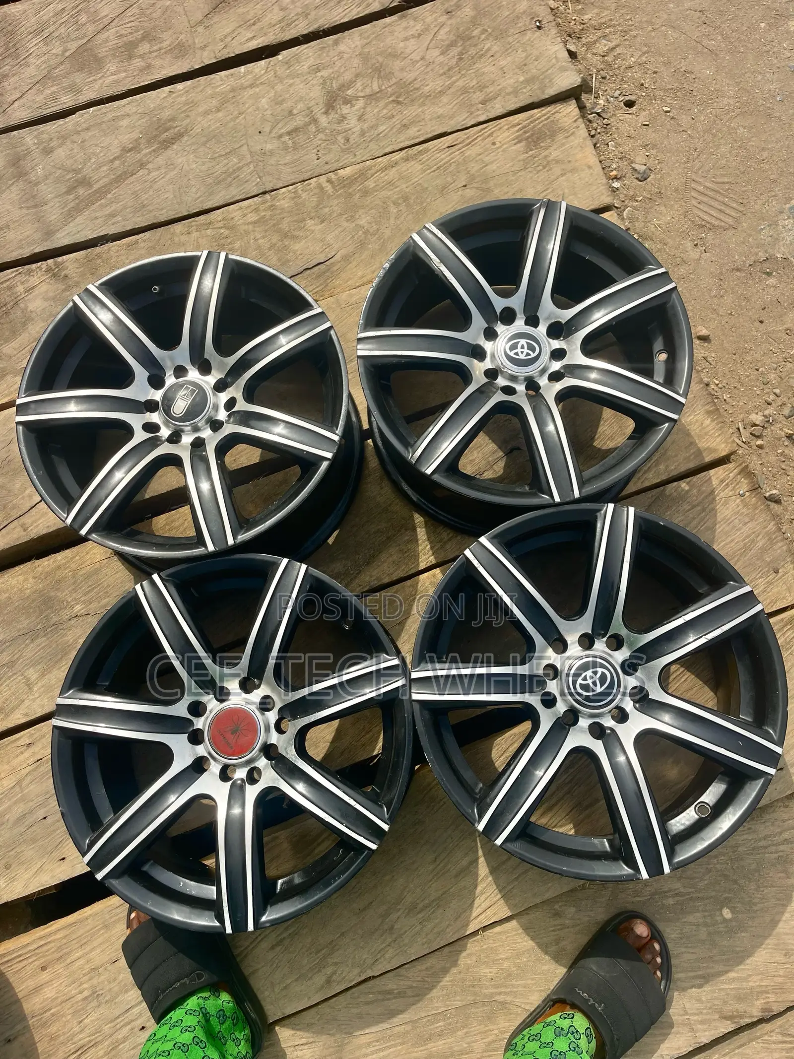 16inch Universal Hole for Corolla ,Camry and Other Vehicles