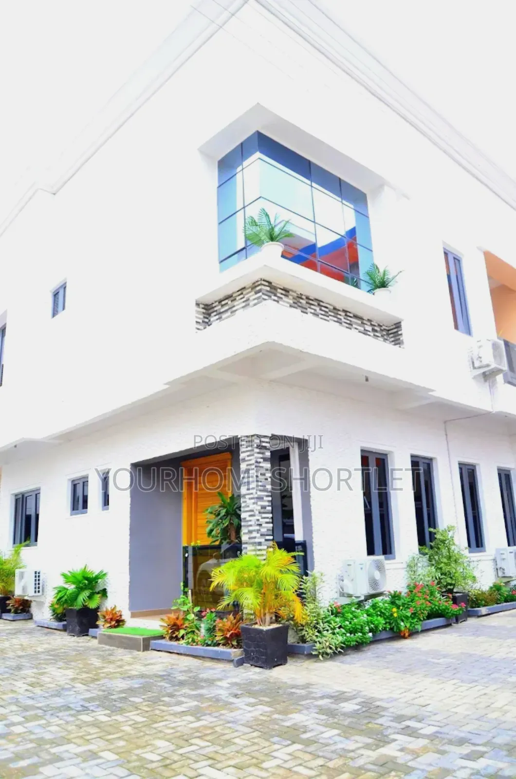 Luxury 3 Bedroom Duplex (Self Compound) With Outdoor Jacuzzi
