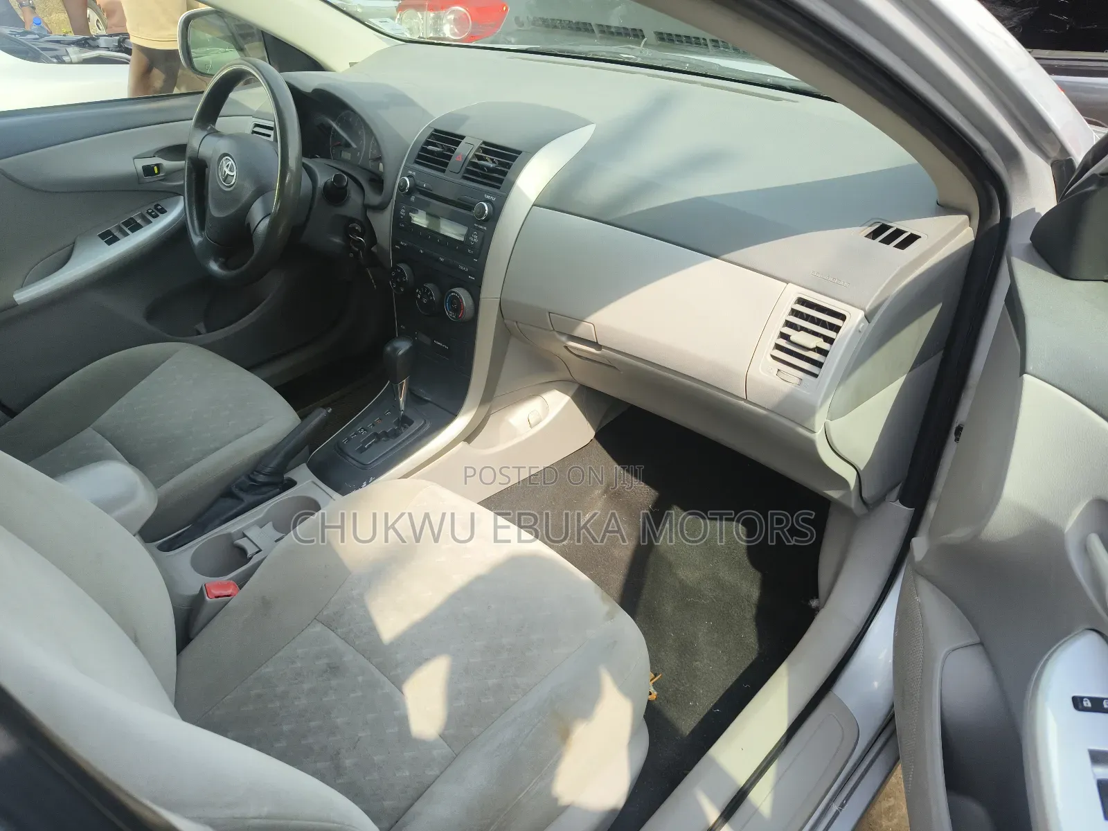 Toyota Corolla 2010 Silver
