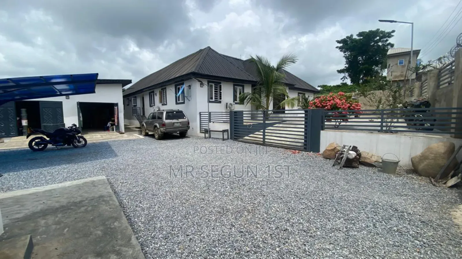 6bdrm Bungalow in Orange Estate, Akala Express for sale