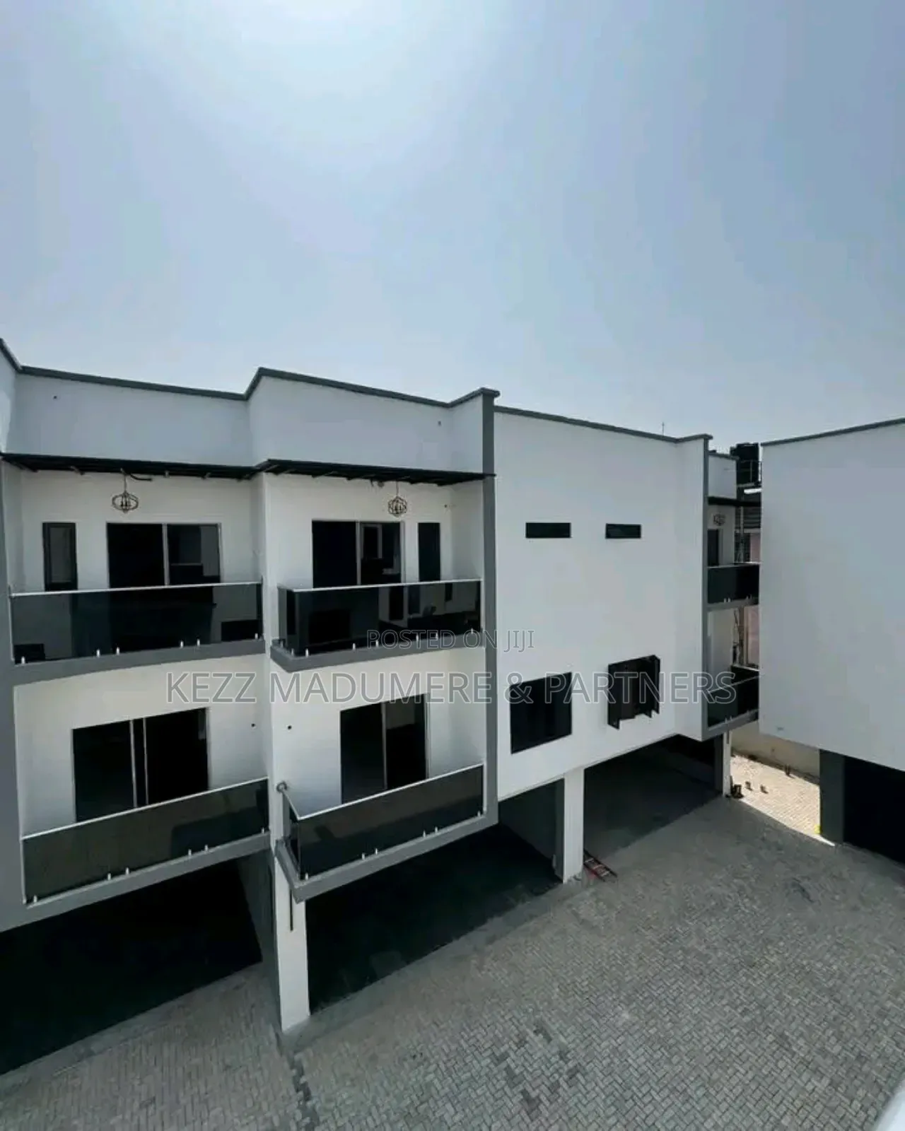 4bdrm Duplex in New Gra, Port for sale