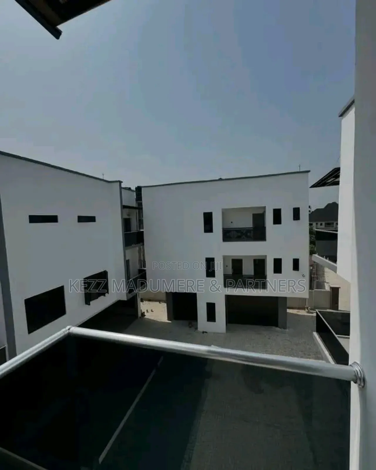4bdrm Duplex in New Gra, Port for sale