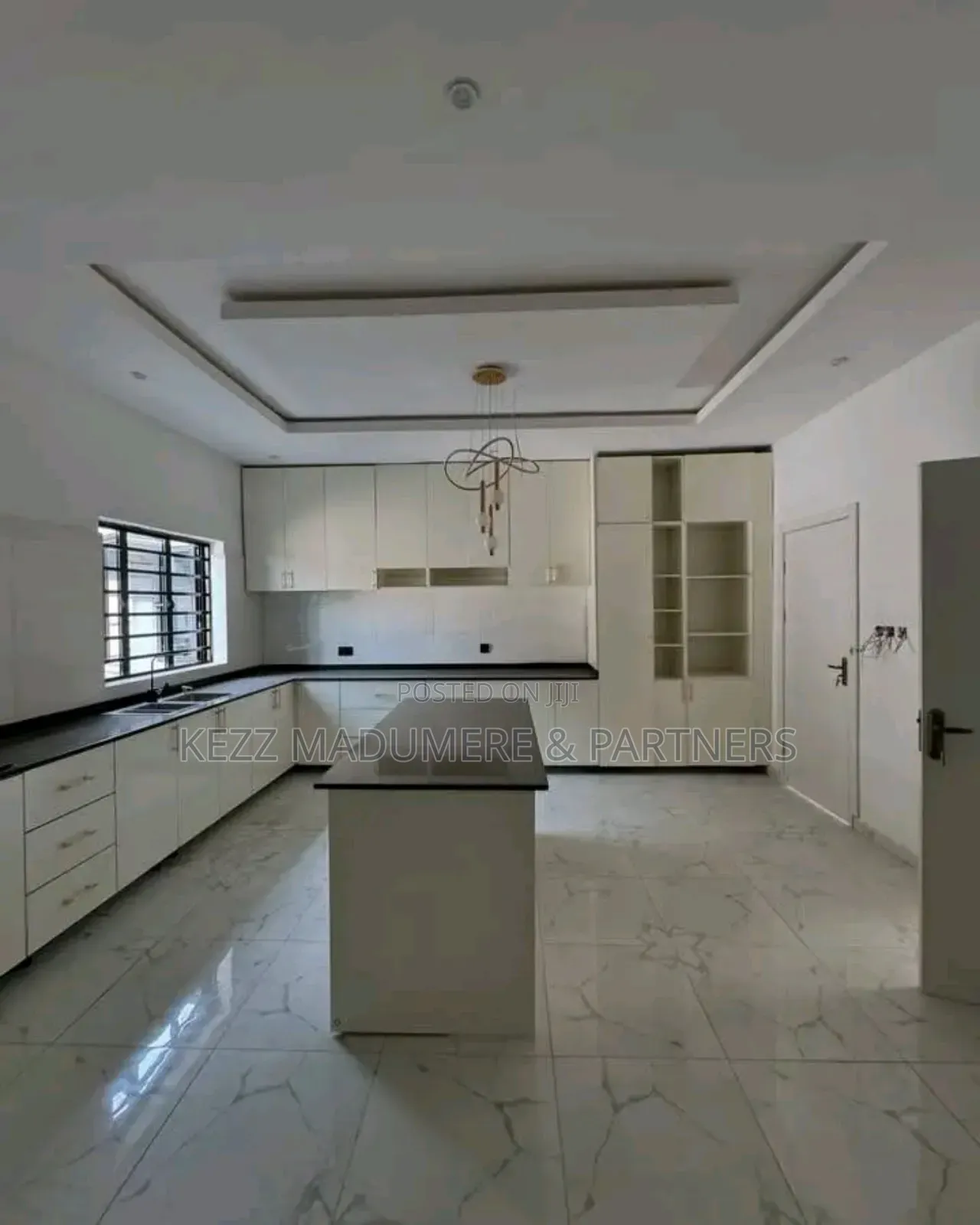 4bdrm Duplex in New Gra, Port for sale