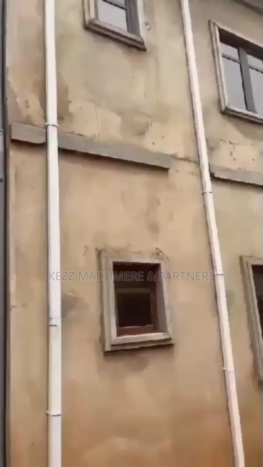 5bdrm Block of Flats in Centinary,Near, Enugu for sale